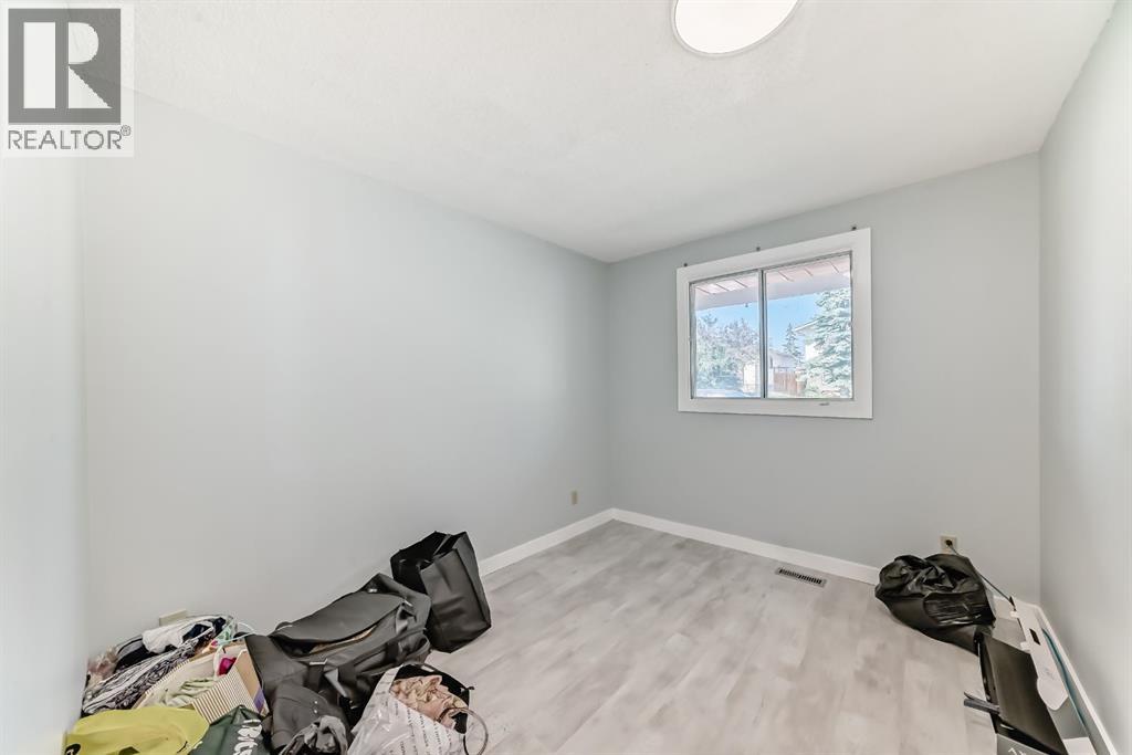 Single Family House Bungalow for Sale in  Rundlecairn Way NE Rundle Calgary 