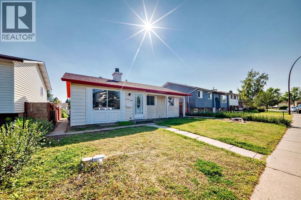 Single Family House Bungalow for Sale in  Rundlecairn Way NE Rundle Calgary 