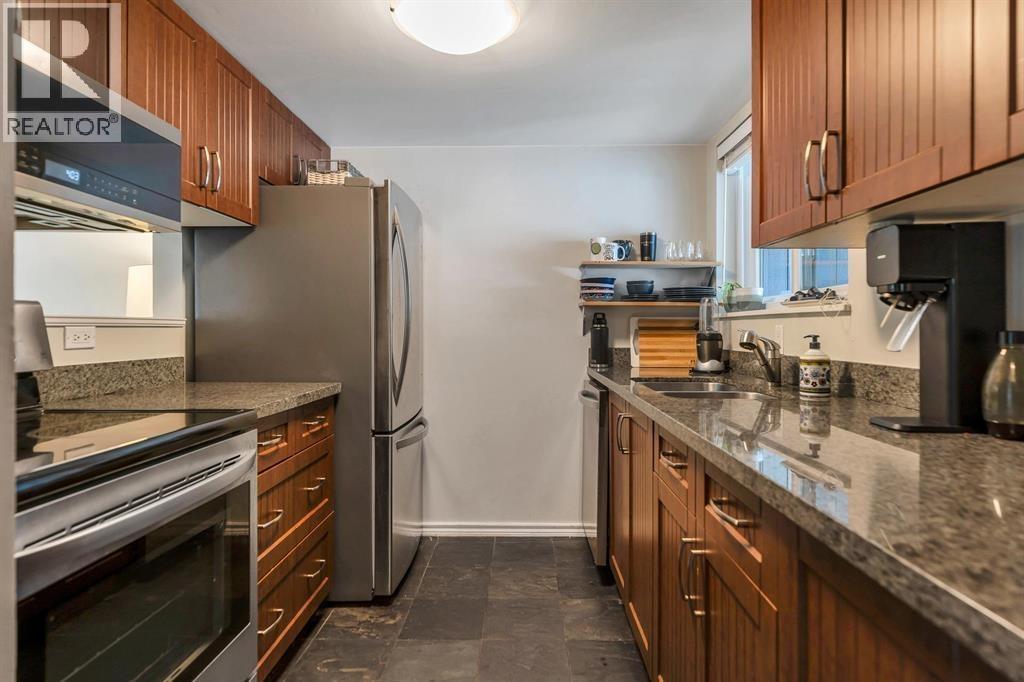 930 BLACKSTOCK ROAD, Port Moody