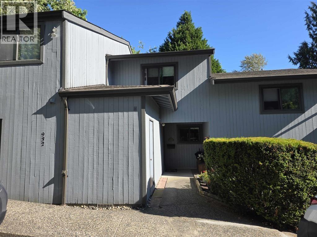 930 BLACKSTOCK ROAD, Port Moody