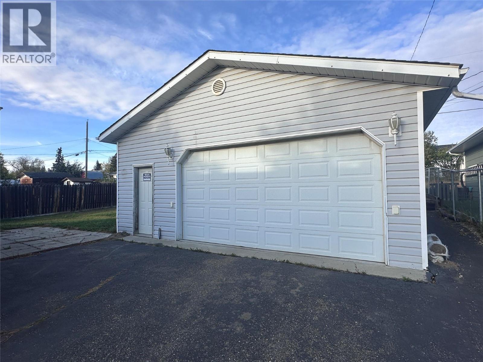 1020 Reasbeck Crescent, Dawson Creek