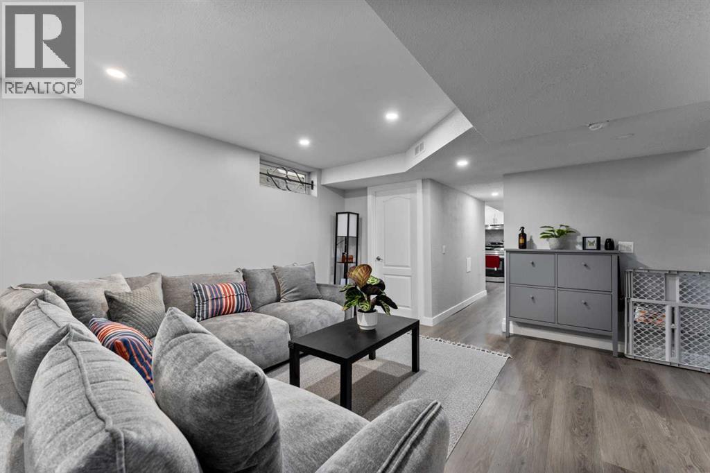 Single Family House Bungalow for Sale in  Cedargrove Road SW Cedarbrae Calgary 