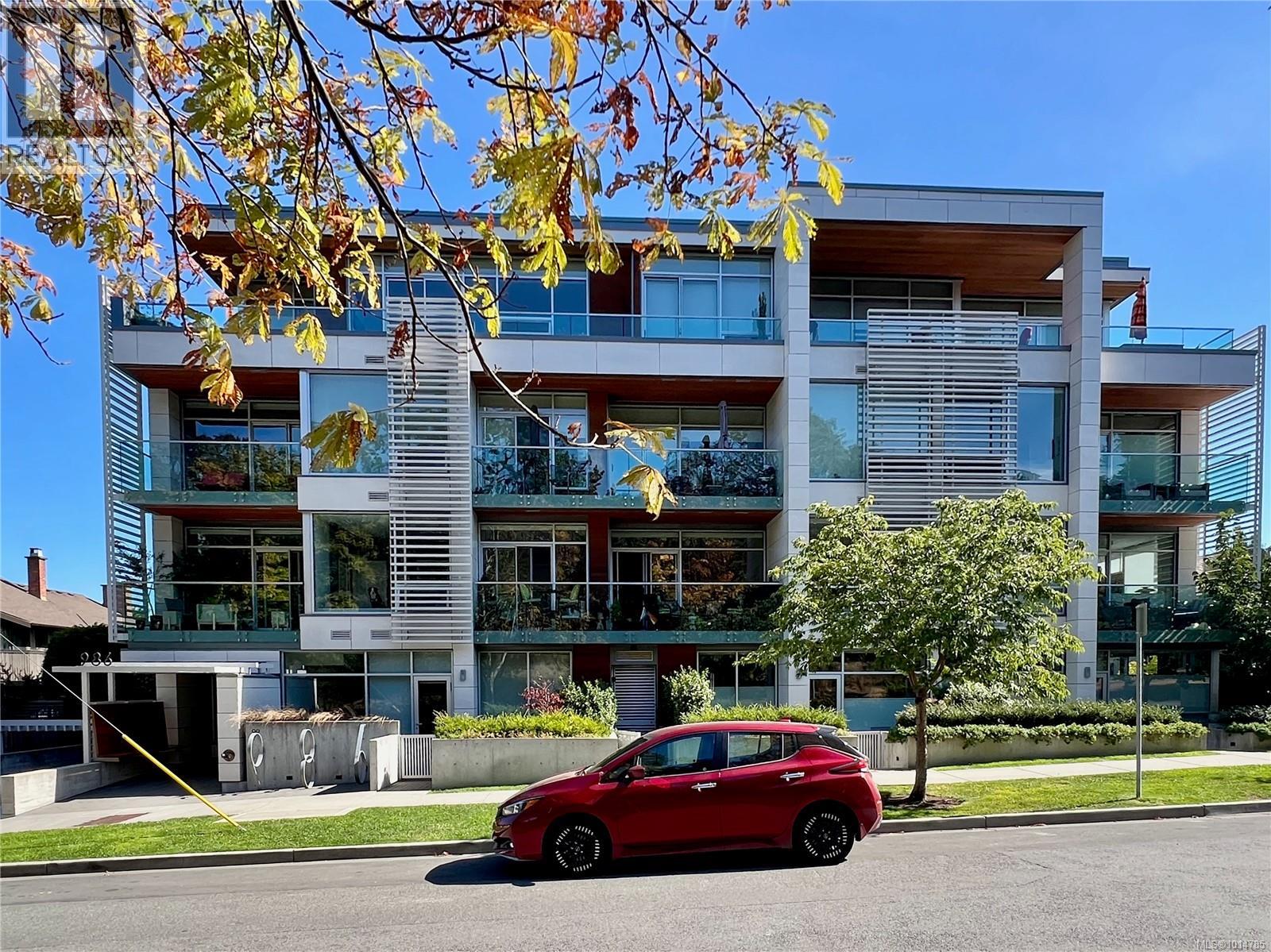 206 986 Heywood Avenue, Victoria