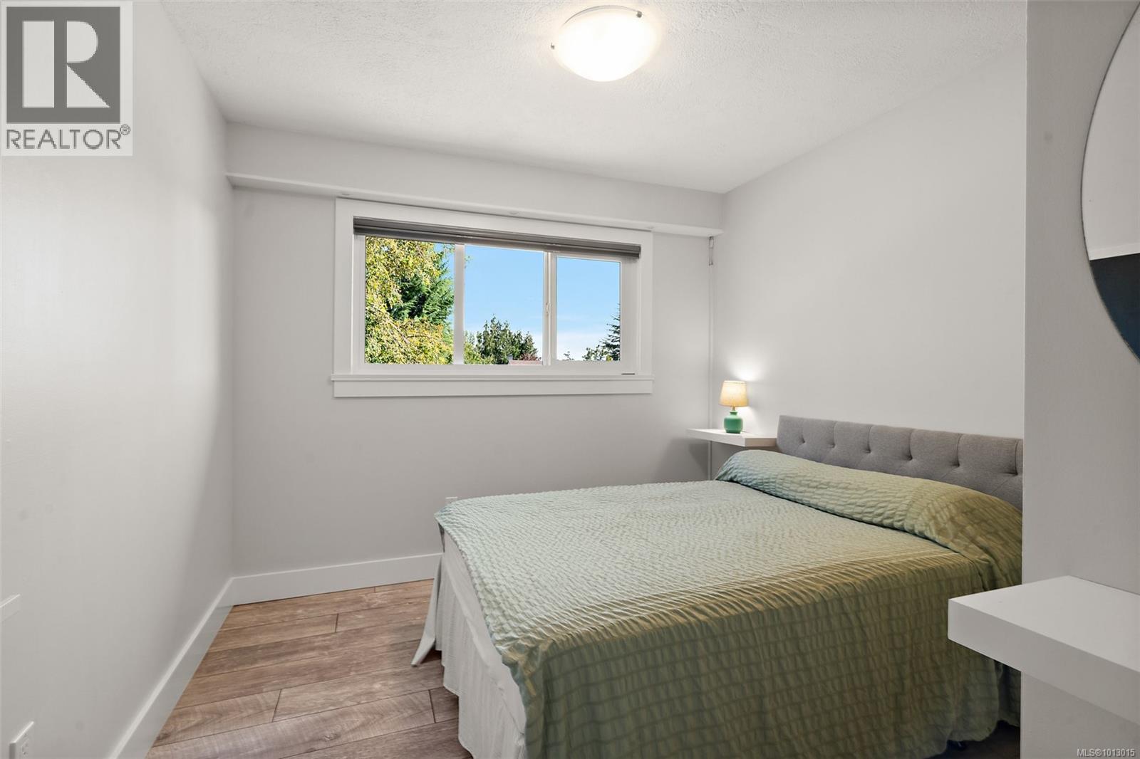 7254 Enid Pl, Central Saanich