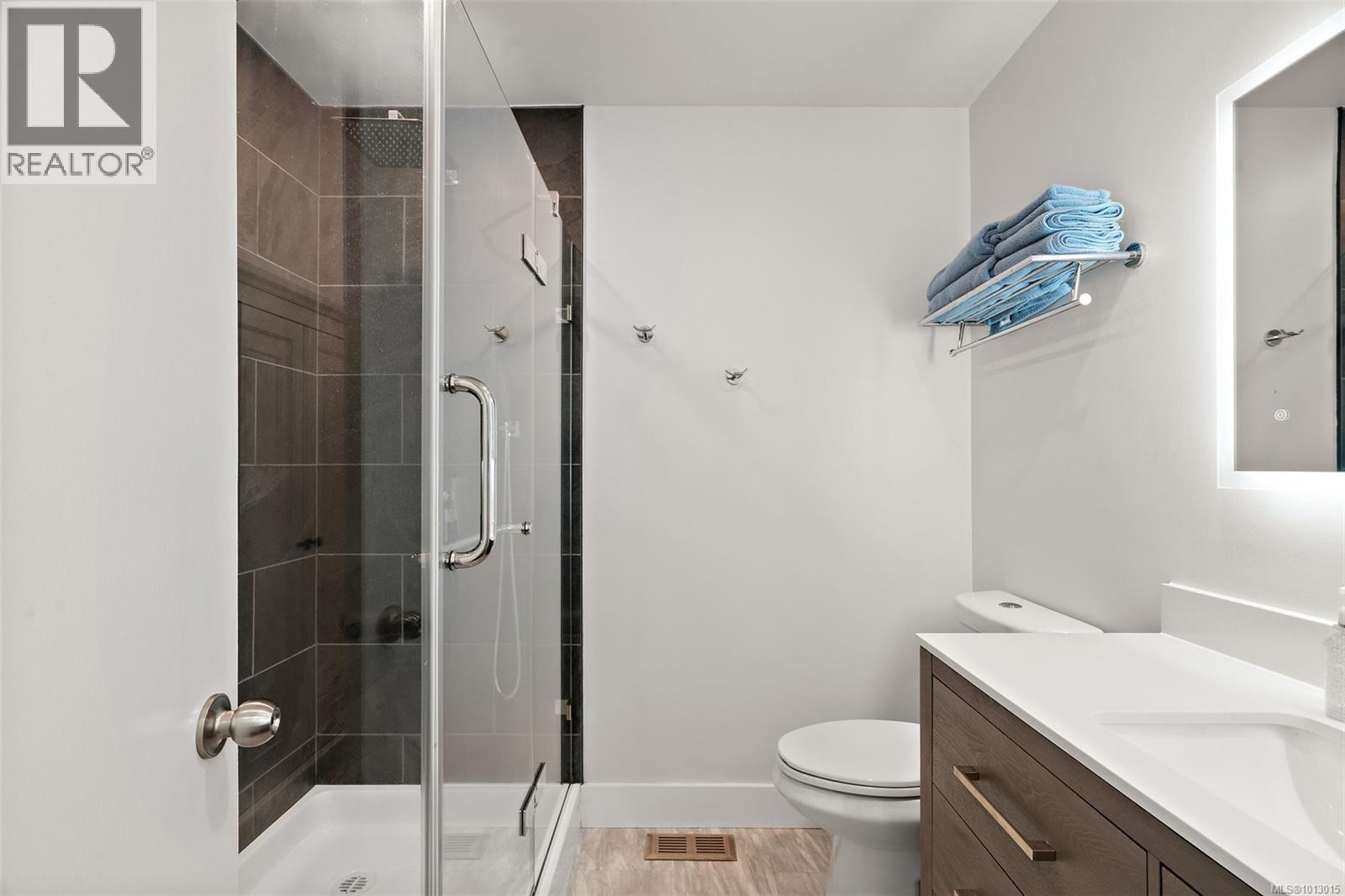 7254 Enid Pl, Central Saanich