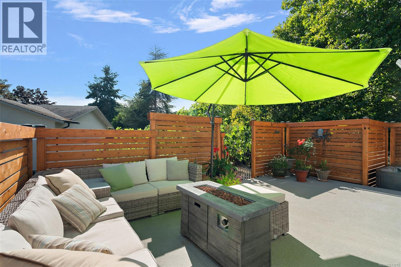 7254 Enid Pl, Central Saanich