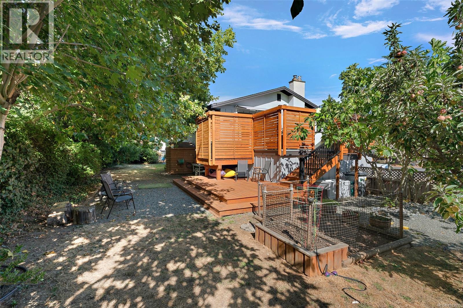 7254 Enid Pl, Central Saanich