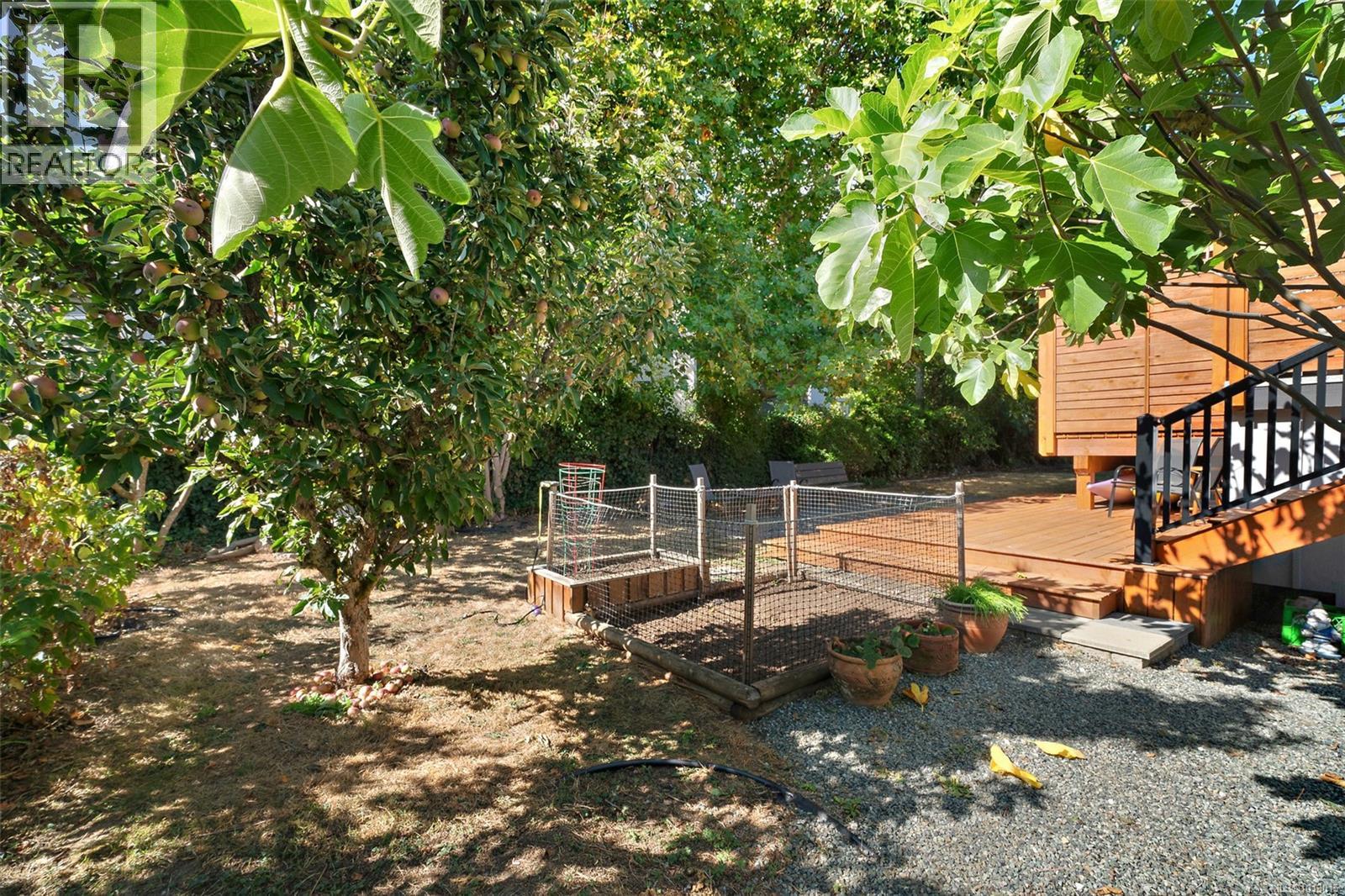 7254 Enid Pl, Central Saanich