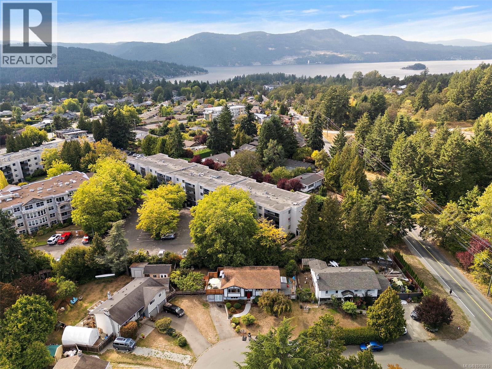 7254 Enid Pl, Central Saanich