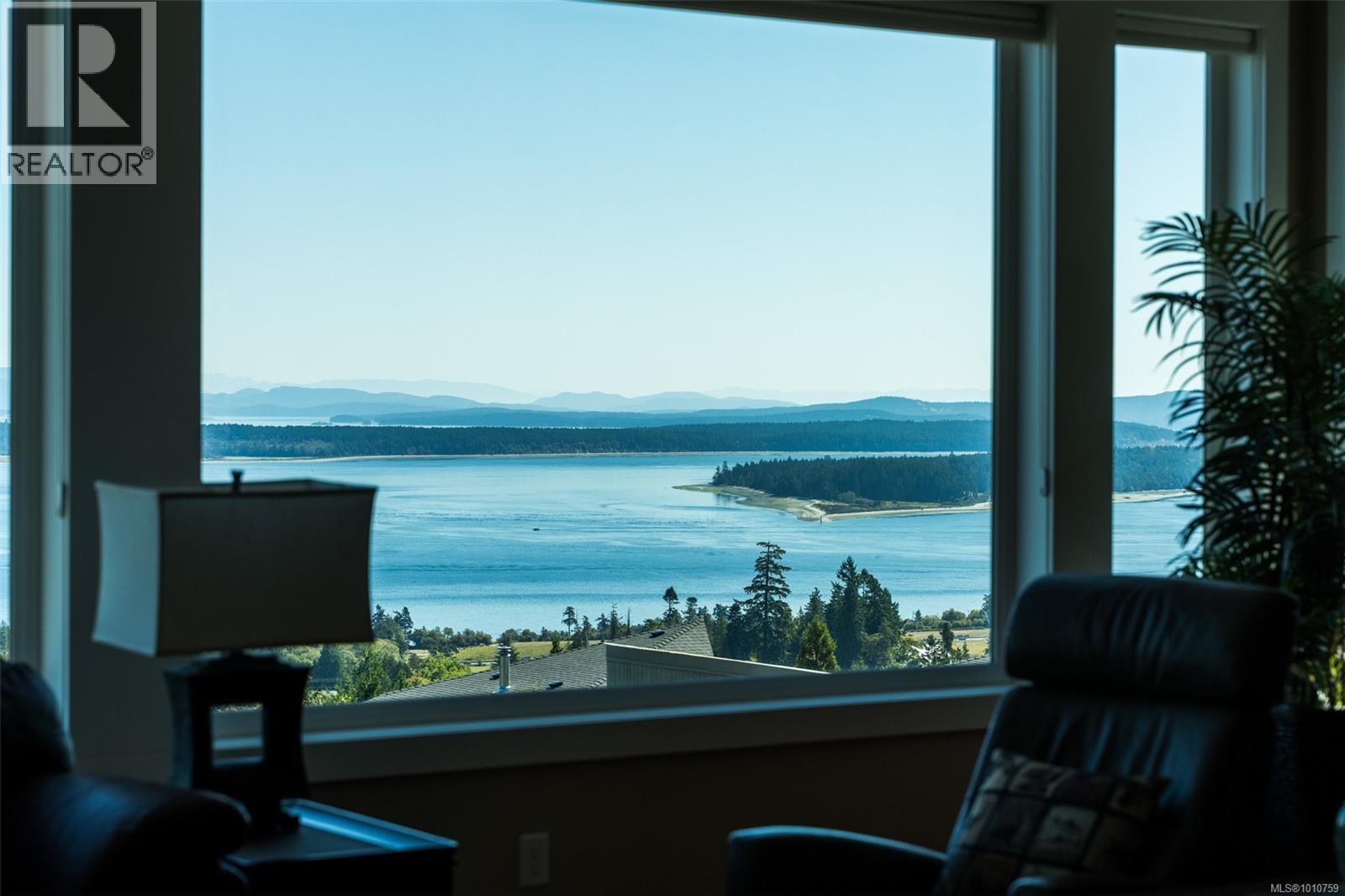 8874 Park Pacific Terr, North Saanich