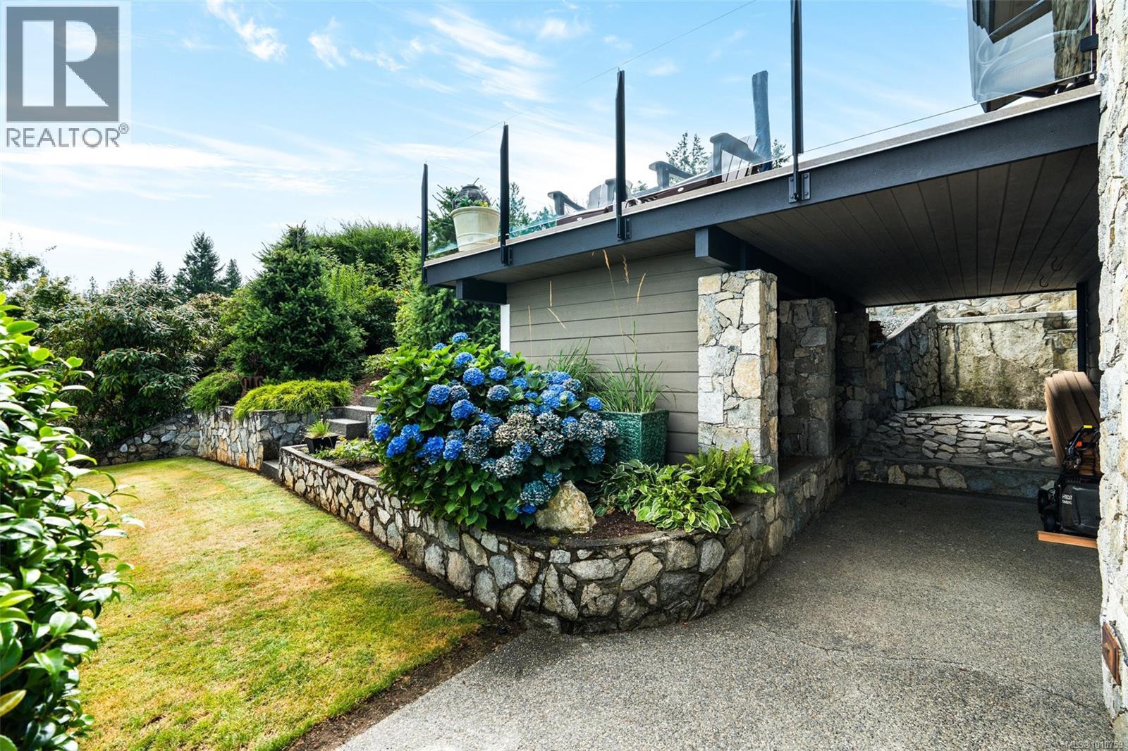 8874 Park Pacific Terr, North Saanich