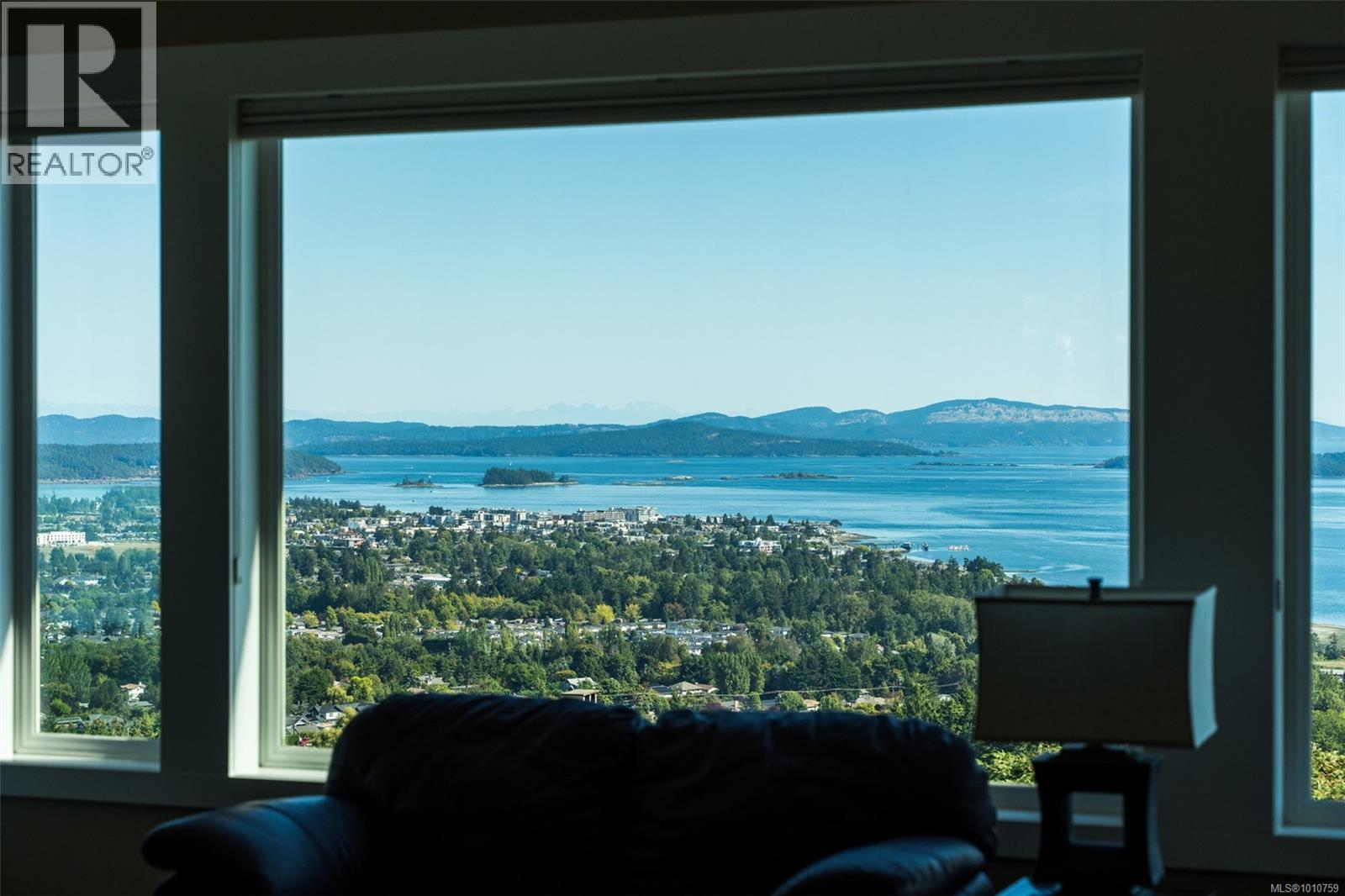 8874 Park Pacific Terr, North Saanich
