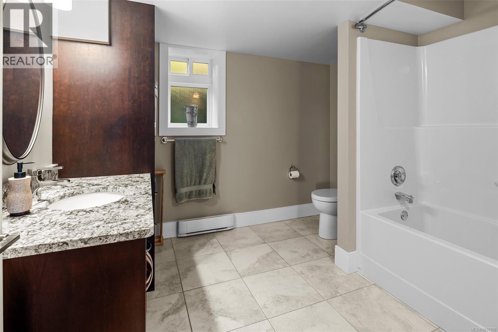 8874 Park Pacific Terr, North Saanich