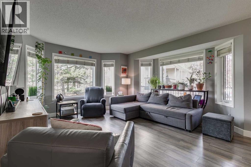 Single Family House for Sale in   Arbour Lake Road NW Arbour Lake Calgary 