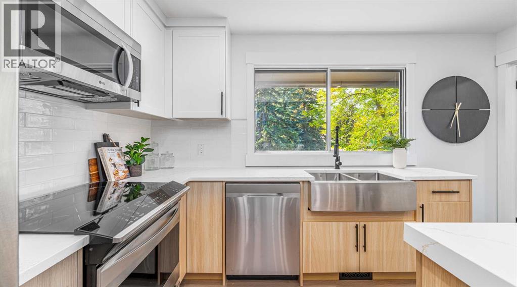 Single Family House 4 Level for Sale in   Silver Springs Drive NW Silver Springs Calgary 