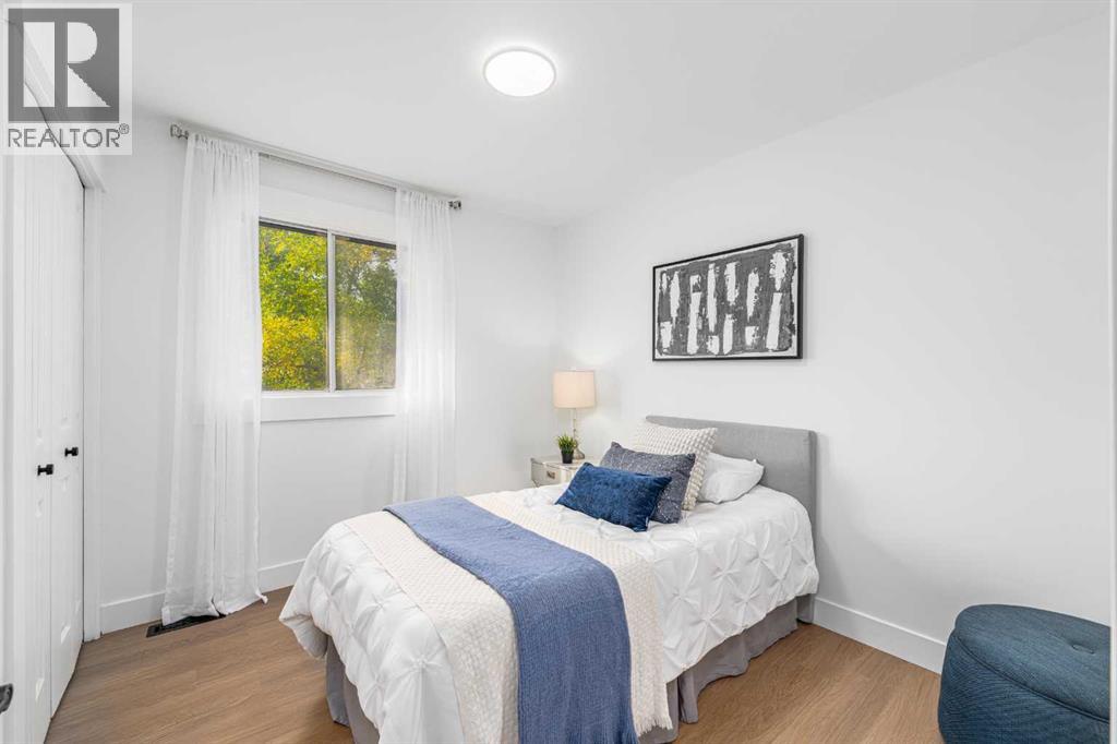 Single Family House 4 Level for Sale in   Silver Springs Drive NW Silver Springs Calgary 