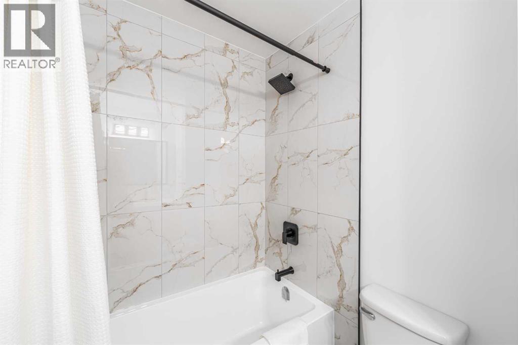 Single Family House 4 Level for Sale in   Silver Springs Drive NW Silver Springs Calgary 