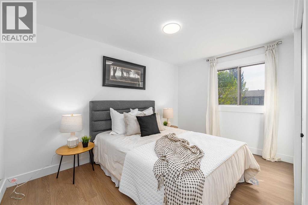 Single Family House 4 Level for Sale in   Silver Springs Drive NW Silver Springs Calgary 