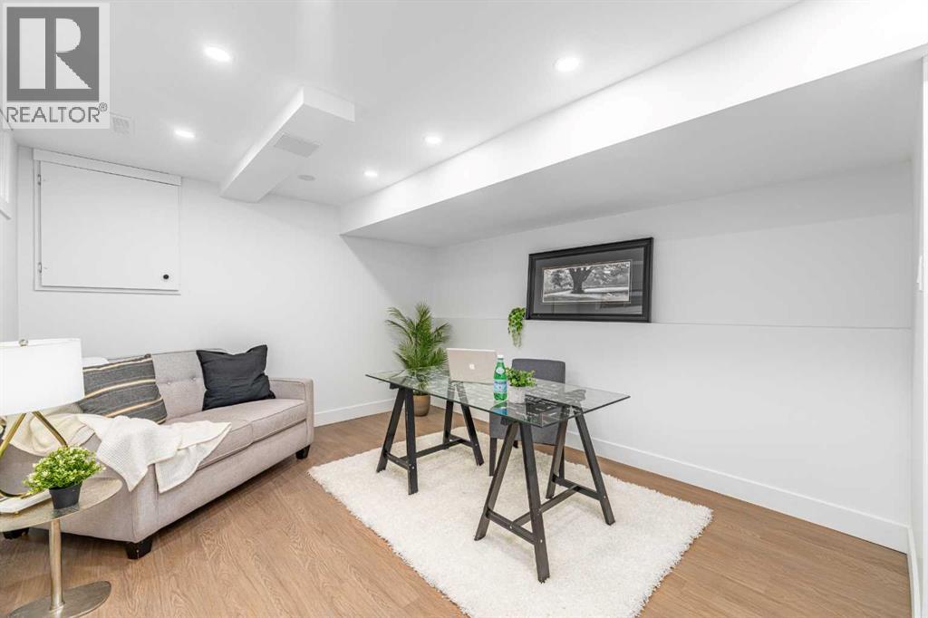 Single Family House 4 Level for Sale in   Silver Springs Drive NW Silver Springs Calgary 
