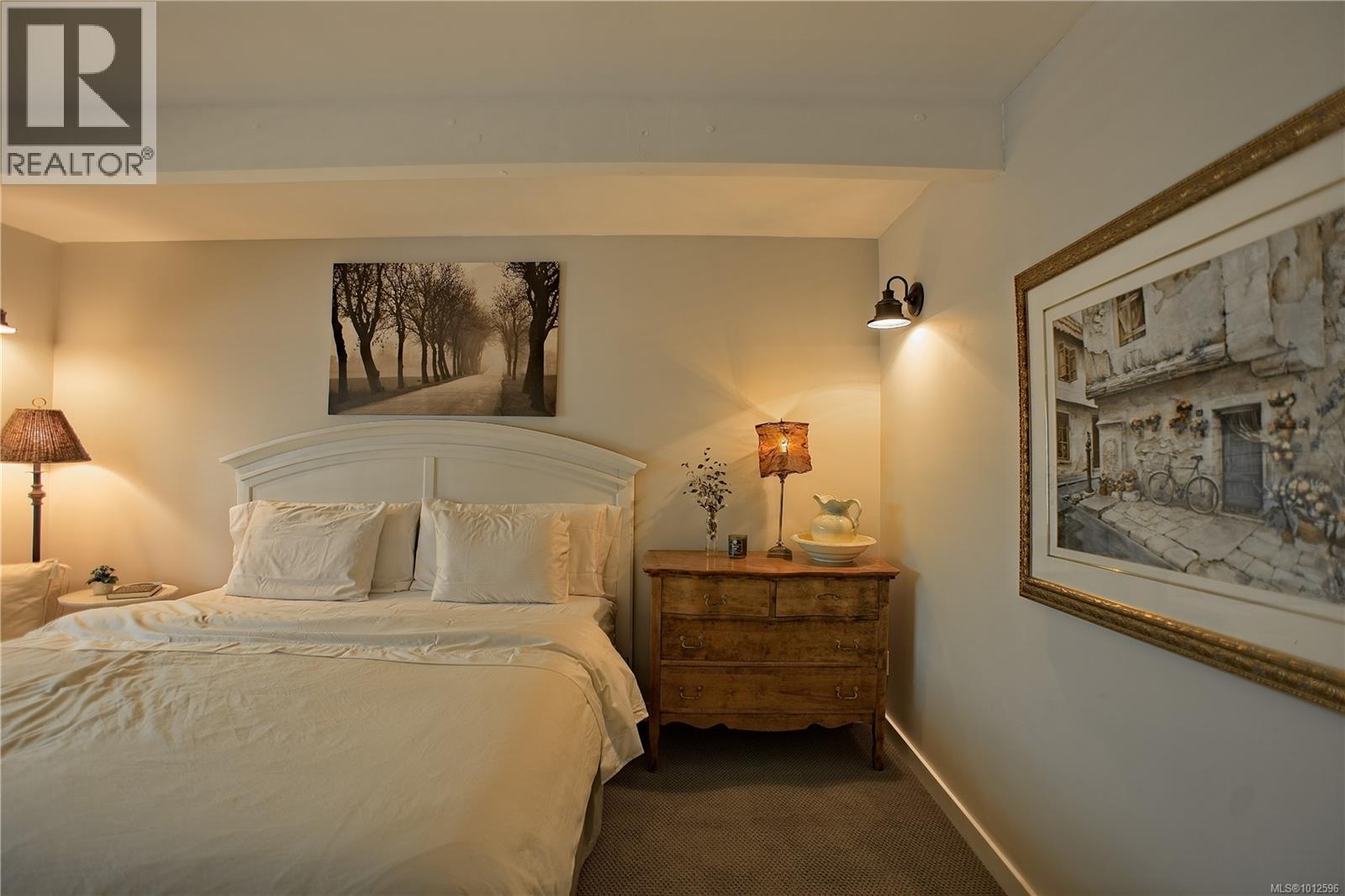 310 Woodland Dr, Salt Spring
