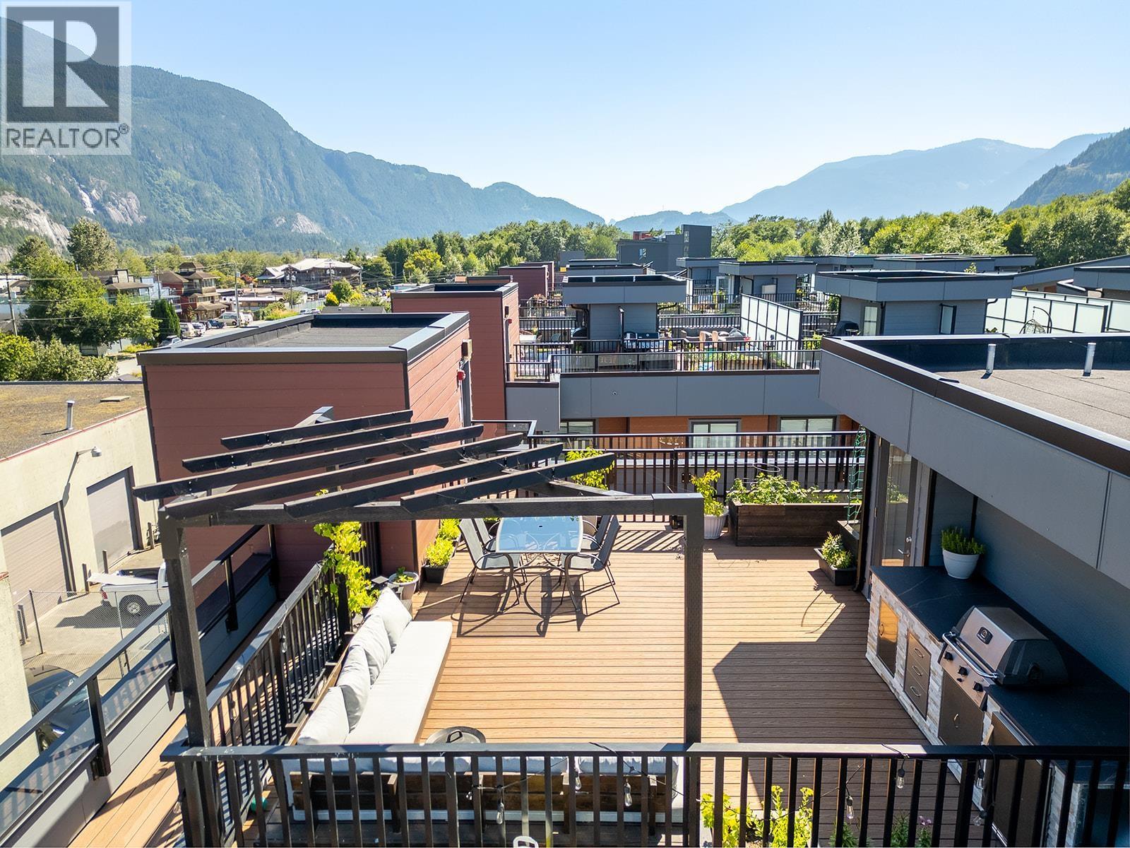 213 37842 THIRD AVENUE, Squamish