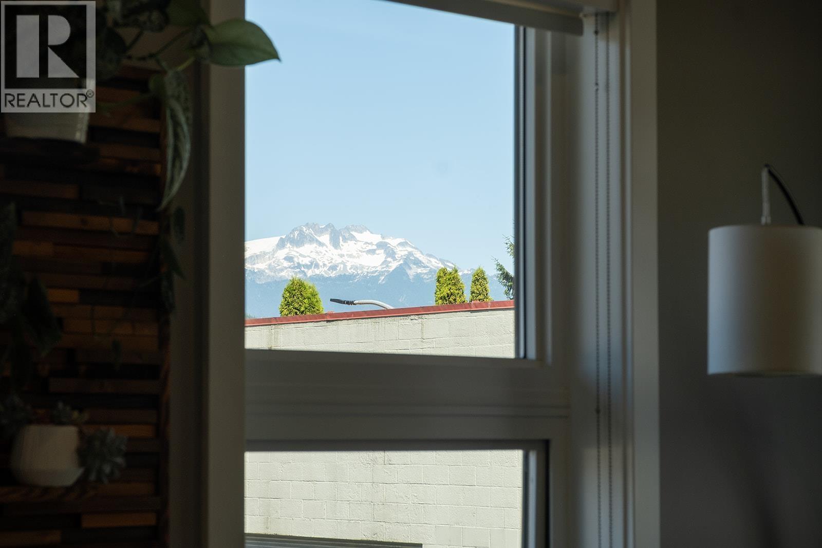 213 37842 THIRD AVENUE, Squamish