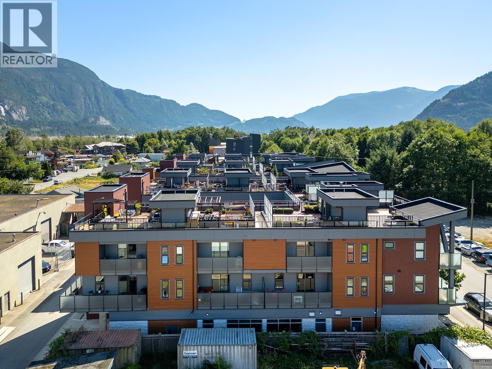 213 37842 THIRD AVENUE, Squamish