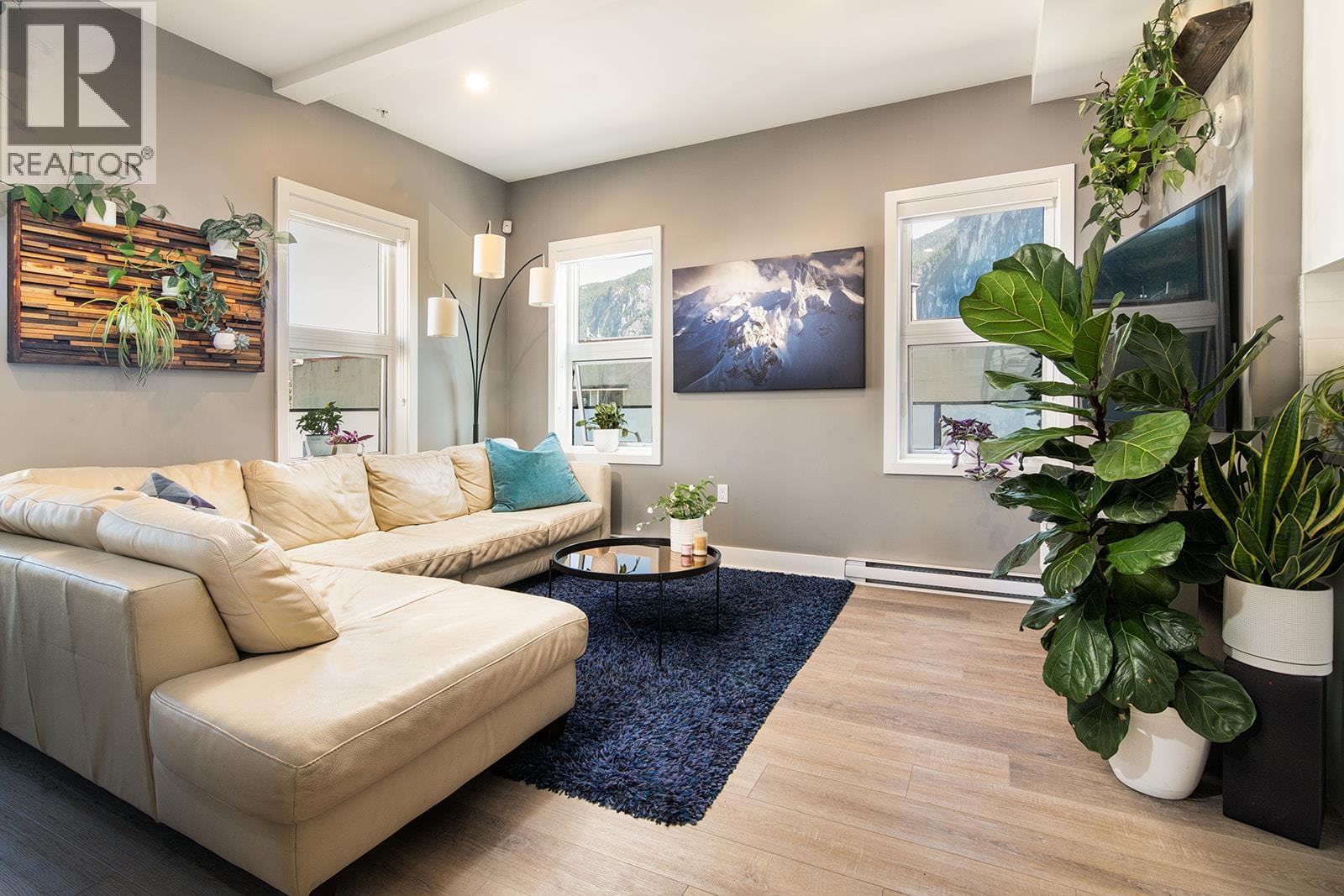 213 37842 THIRD AVENUE, Squamish