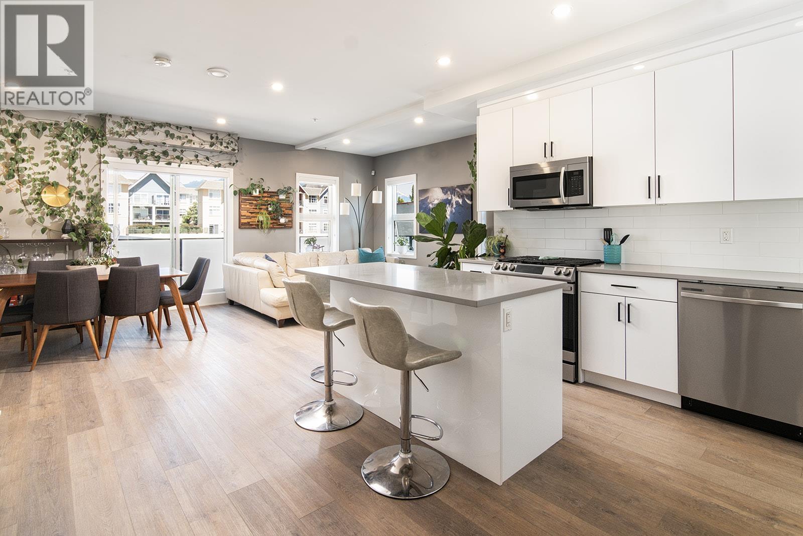 213 37842 THIRD AVENUE, Squamish