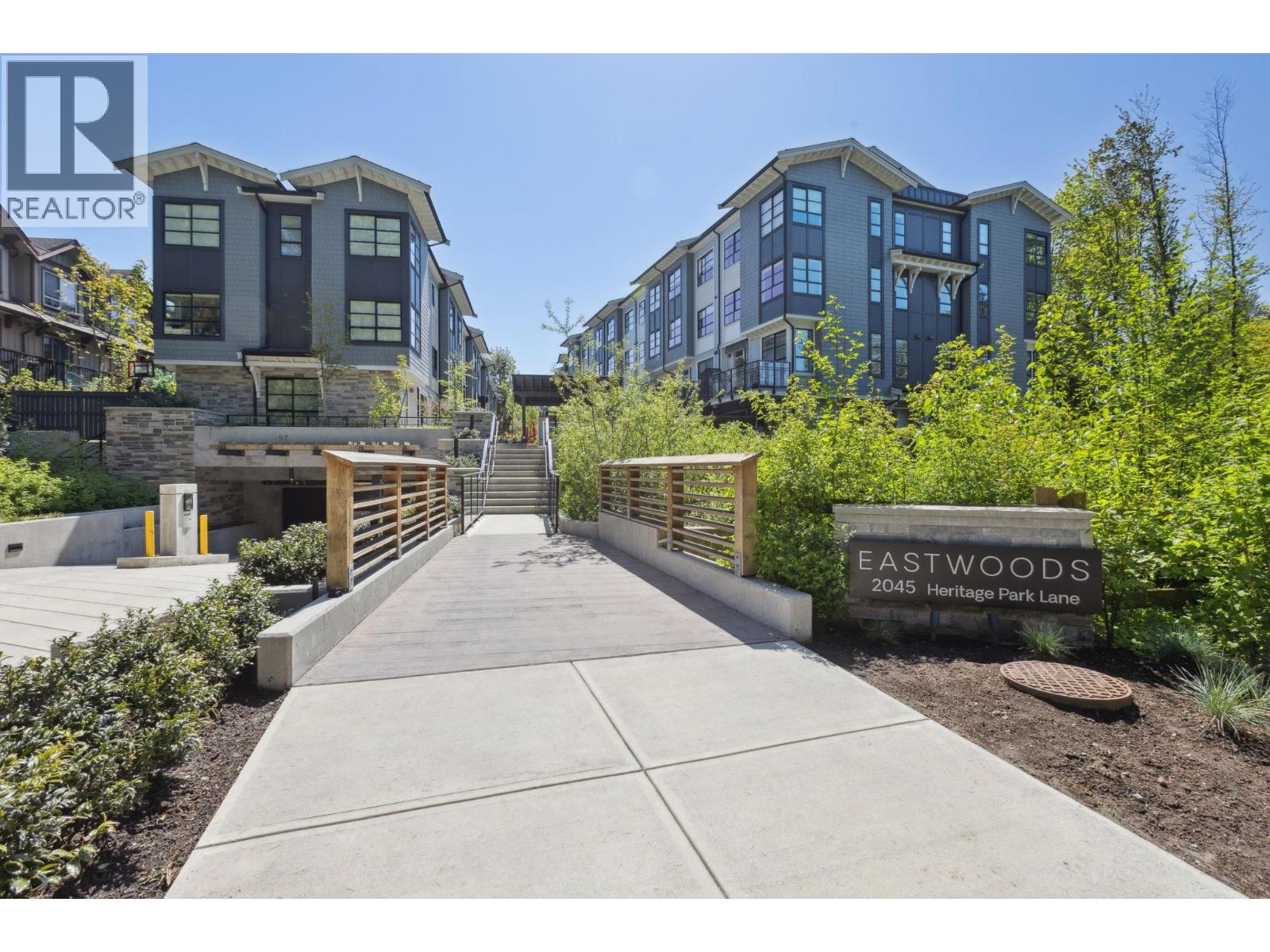 110 2045 HERITAGE PARK LANE, North Vancouver