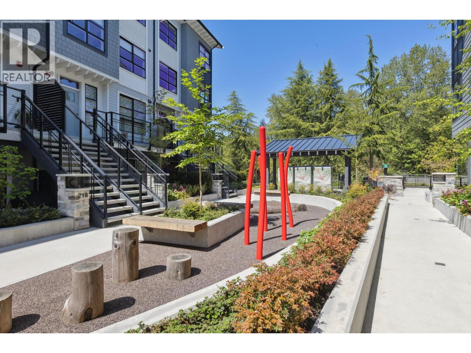 110 2045 HERITAGE PARK LANE, North Vancouver