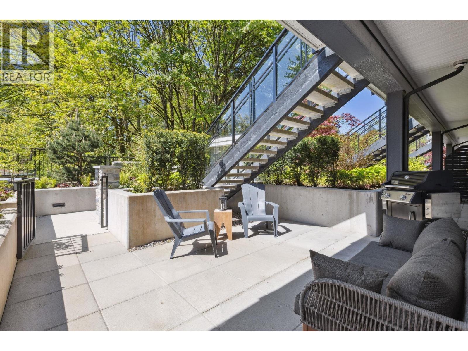 110 2045 HERITAGE PARK LANE, North Vancouver