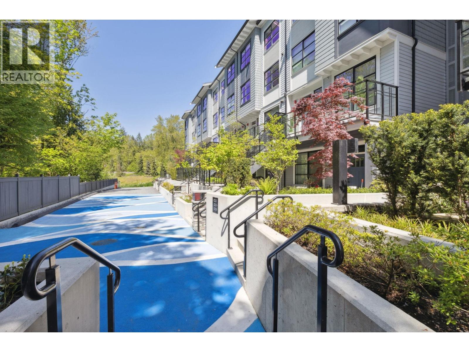 110 2045 HERITAGE PARK LANE, North Vancouver
