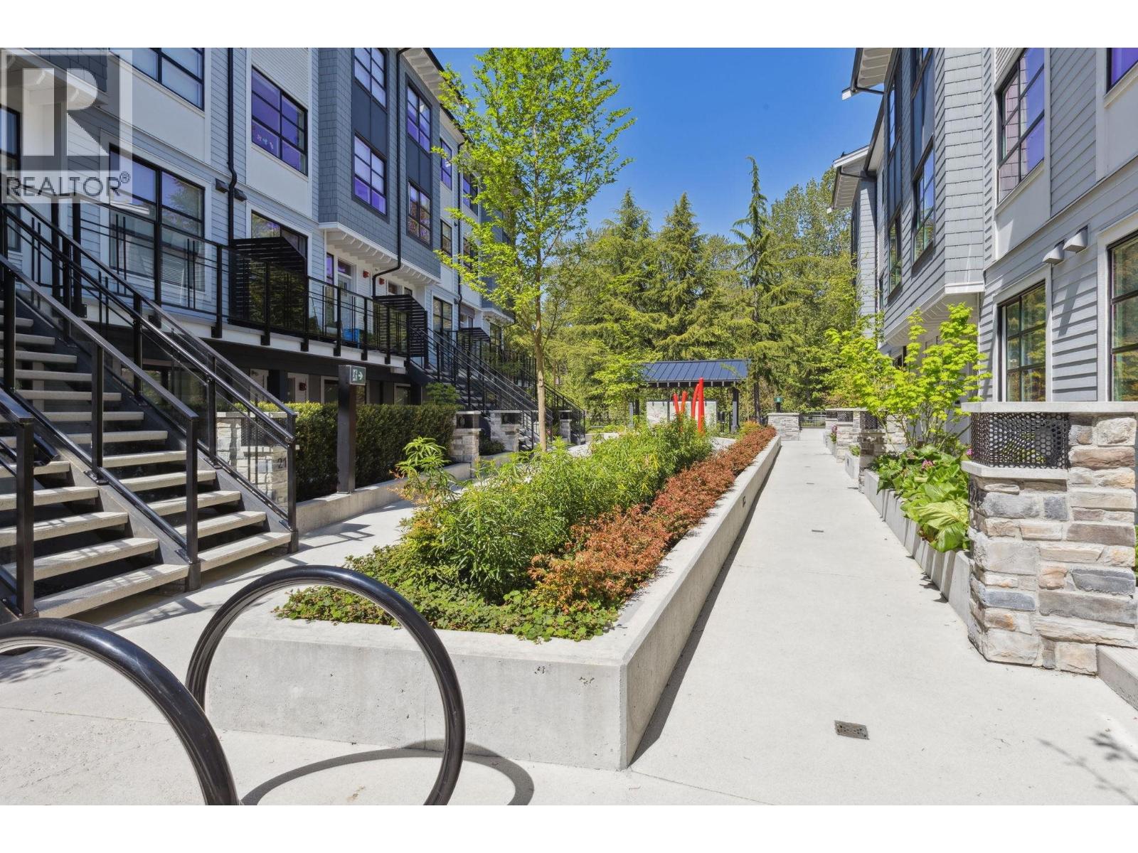 110 2045 HERITAGE PARK LANE, North Vancouver