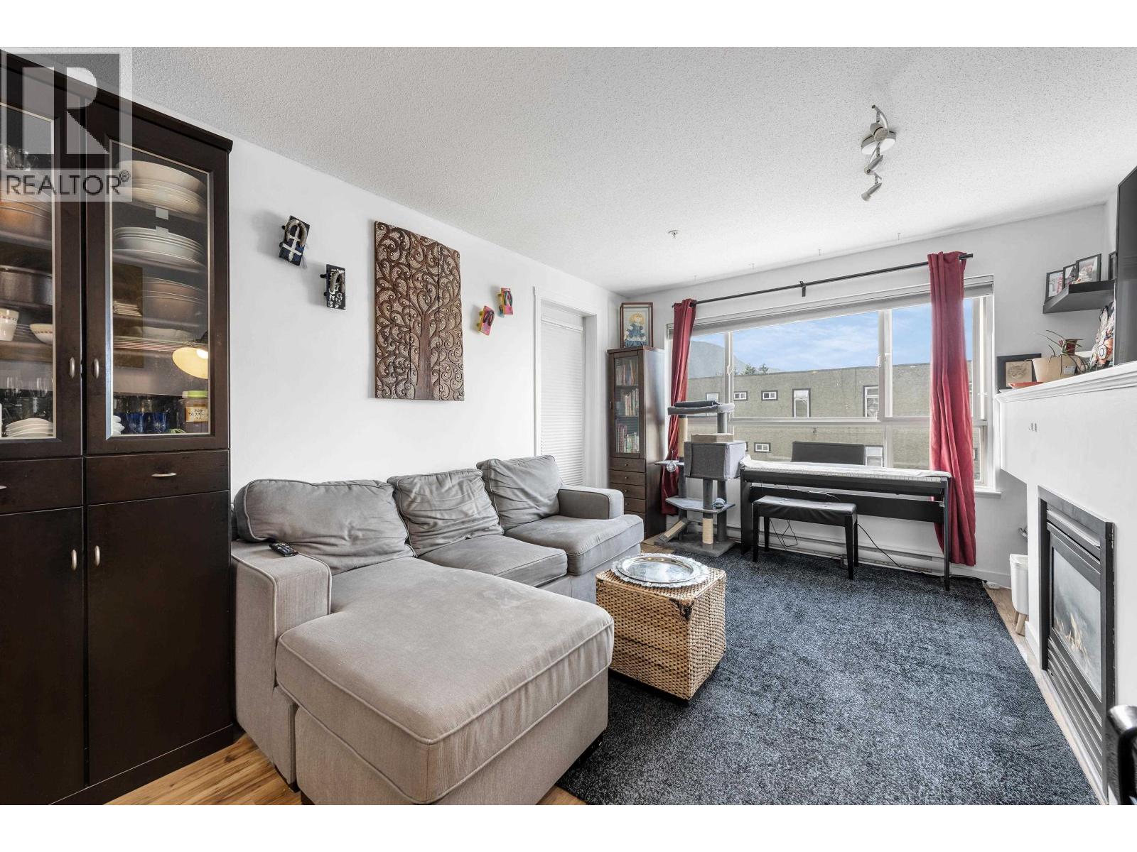 202 38003 SECOND AVENUE, Squamish