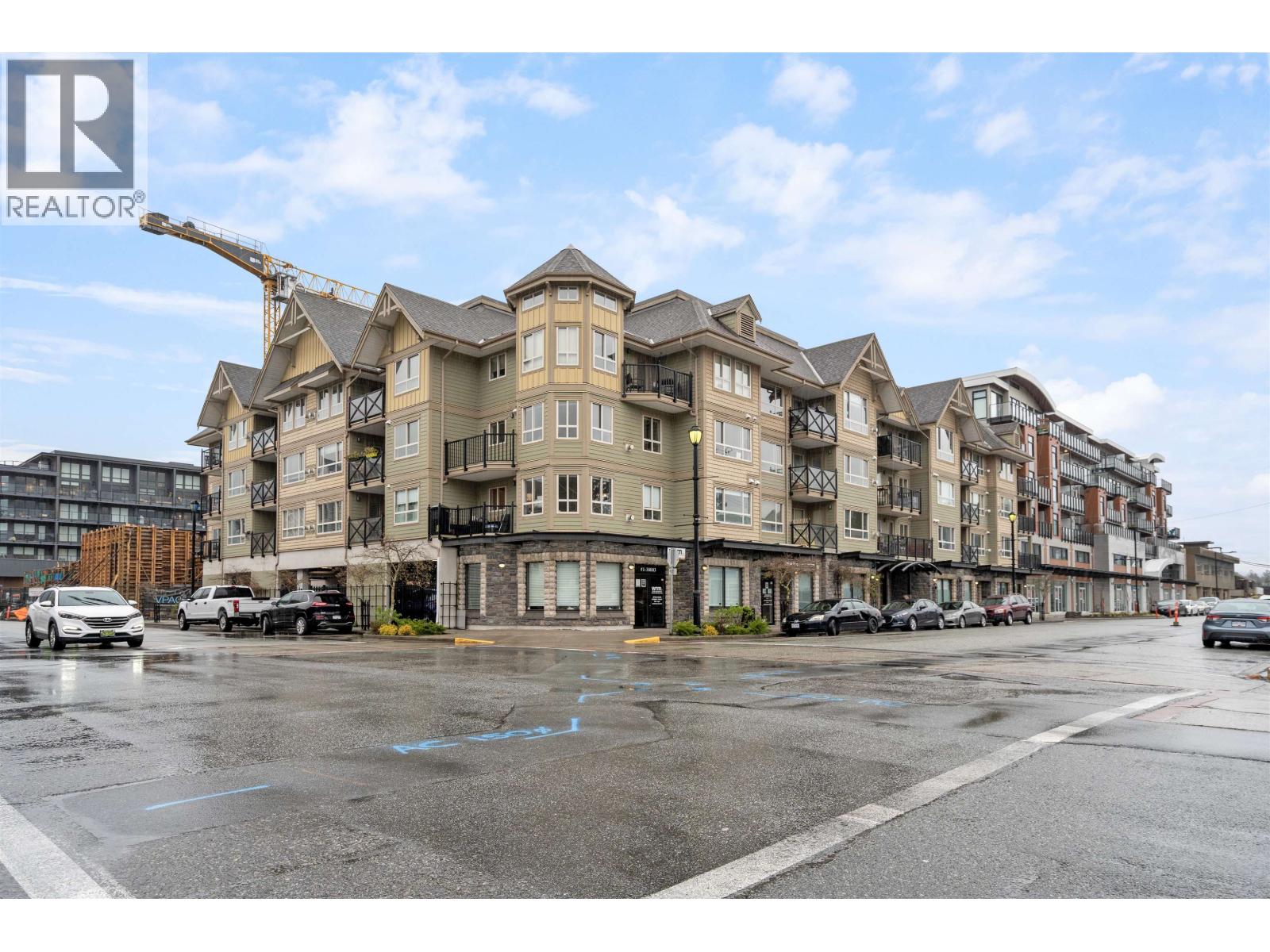 202 38003 SECOND AVENUE, Squamish
