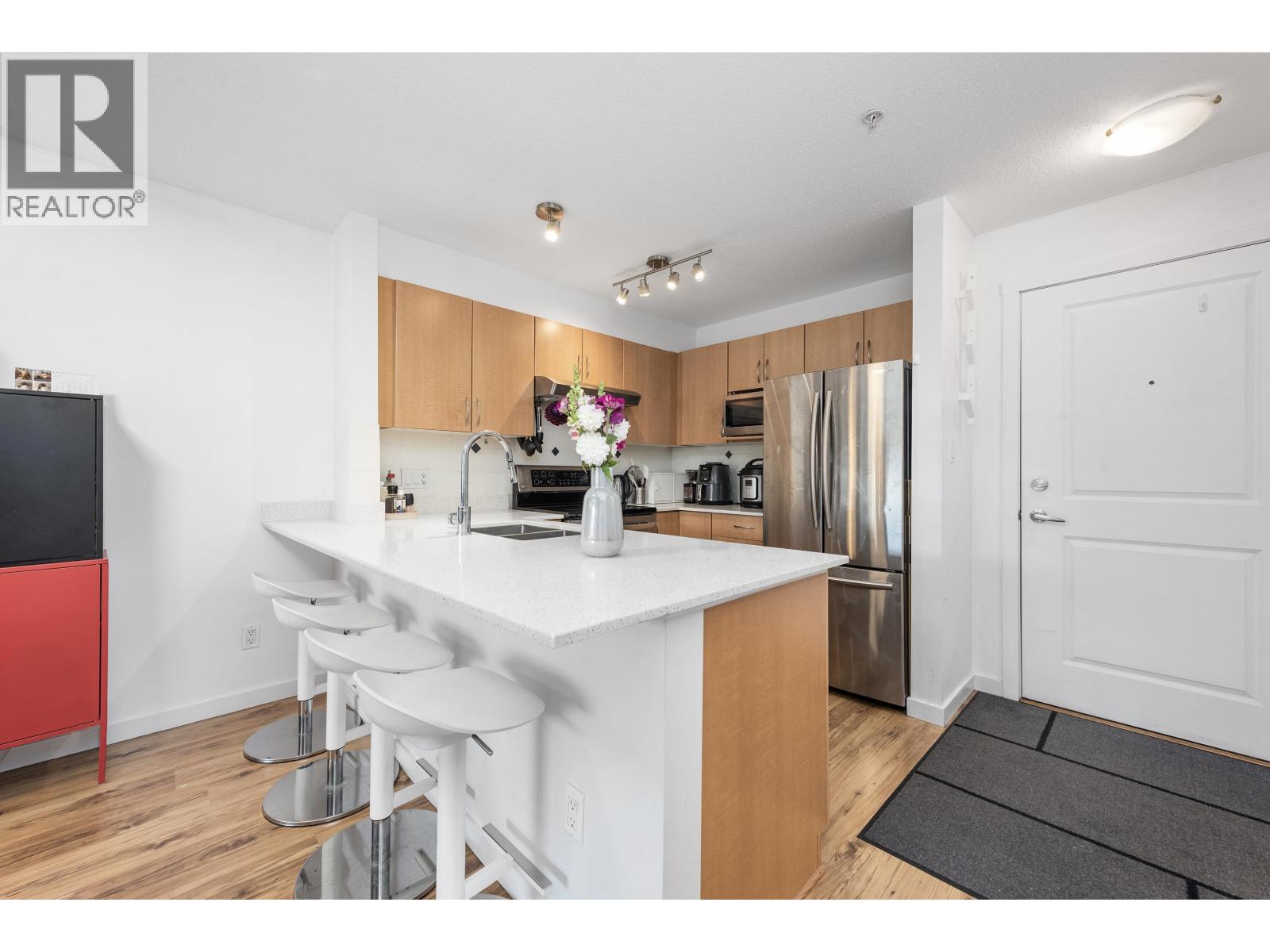 202 38003 SECOND AVENUE, Squamish