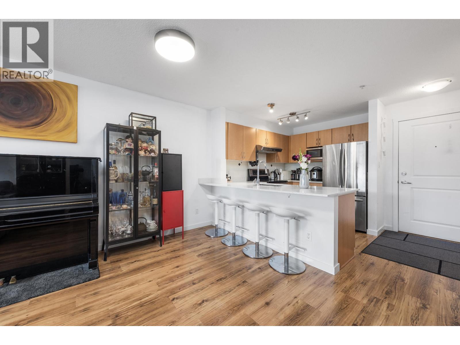 202 38003 SECOND AVENUE, Squamish