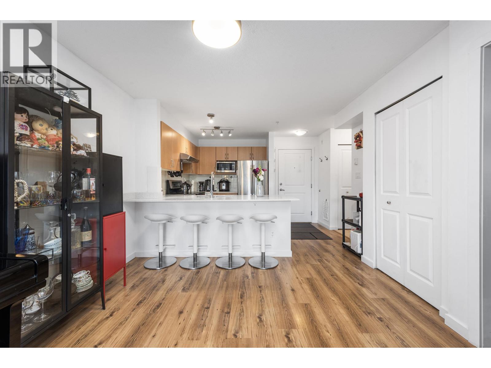 202 38003 SECOND AVENUE, Squamish