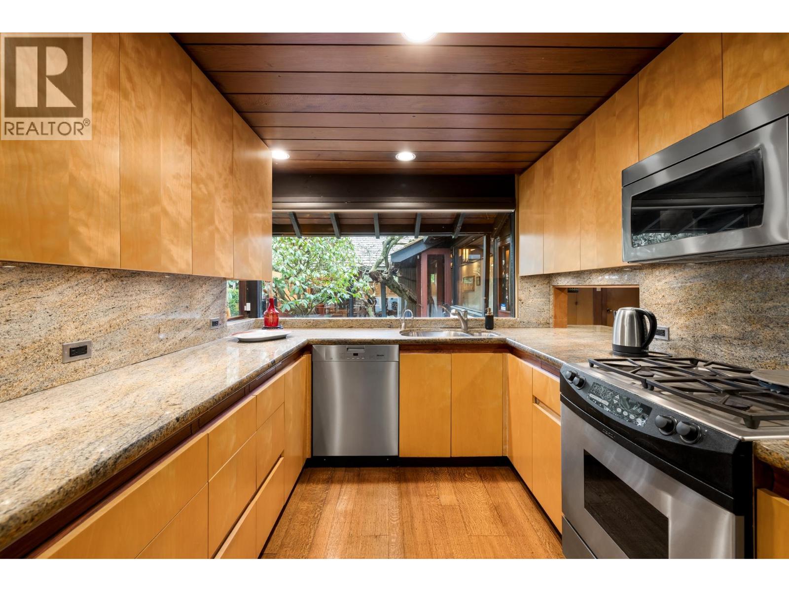 6821 LAUREL STREET, Vancouver