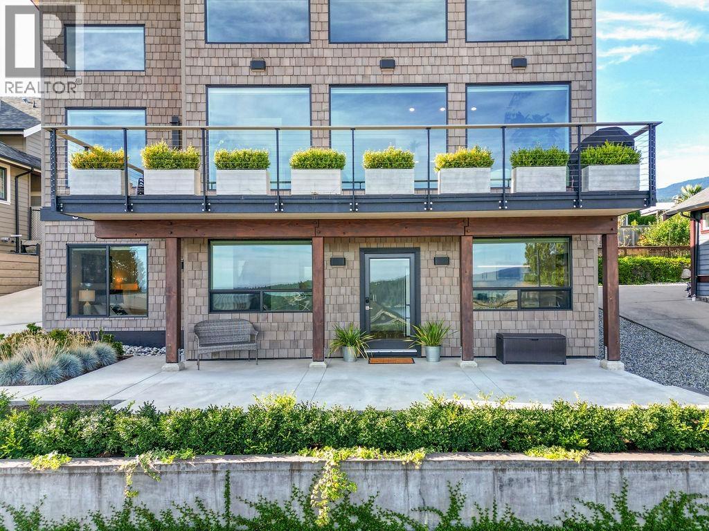 502 SPYGLASS PLACE, Gibsons