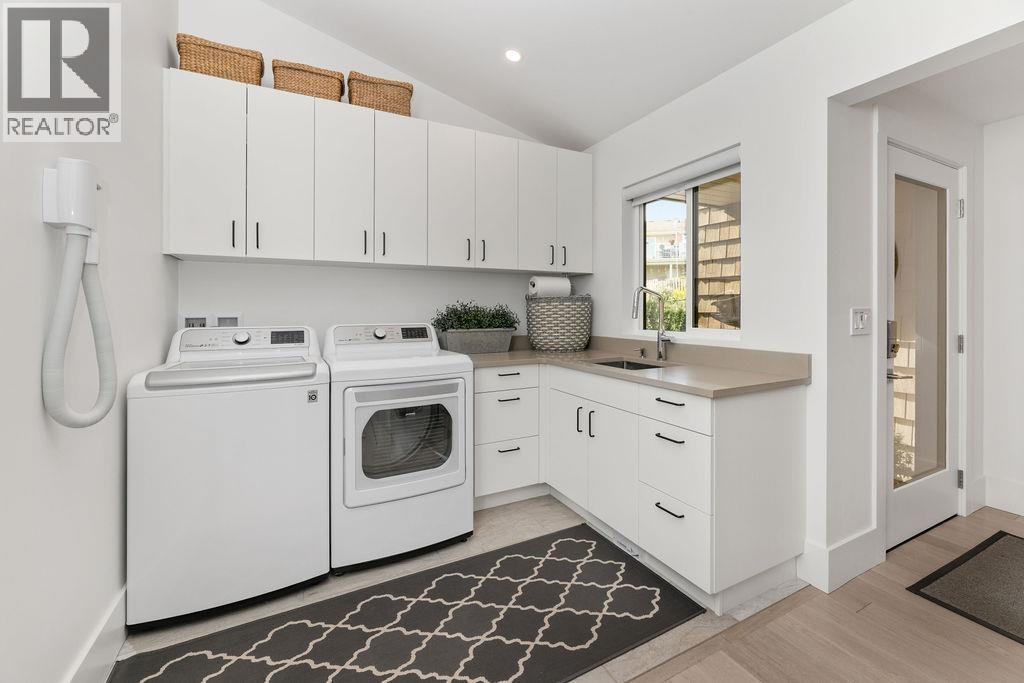 502 SPYGLASS PLACE, Gibsons