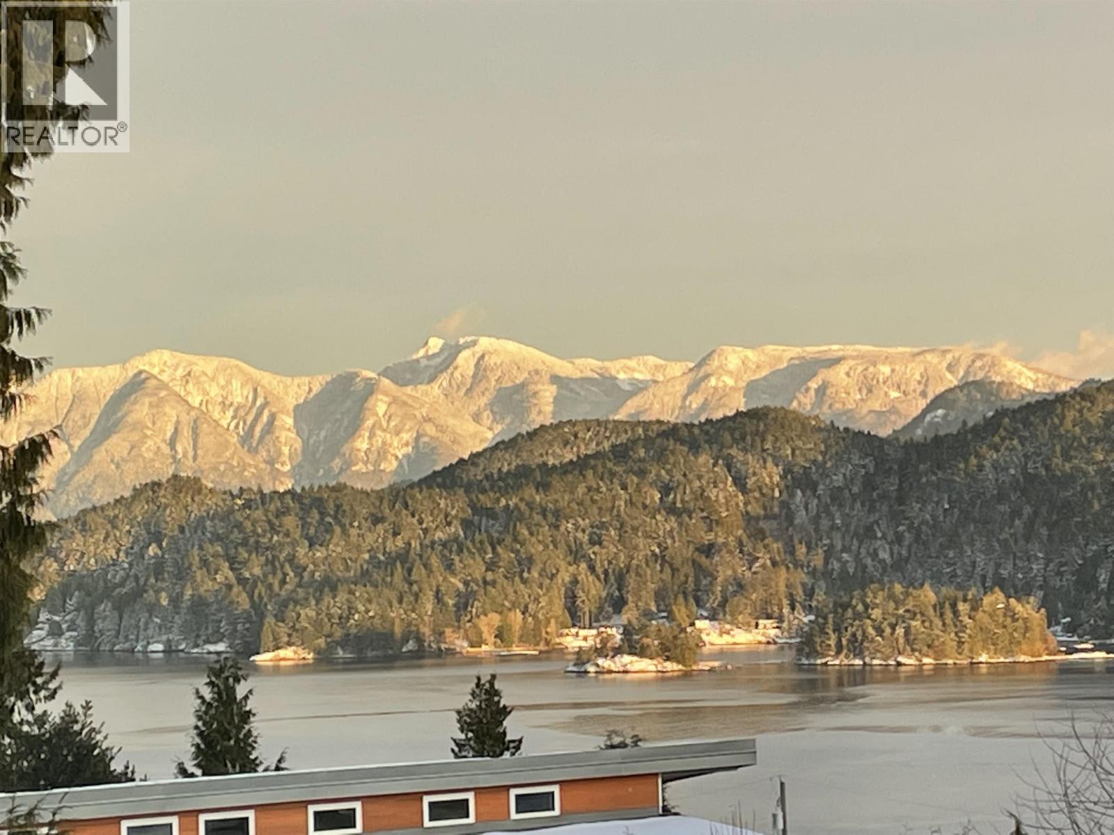 502 SPYGLASS PLACE, Gibsons