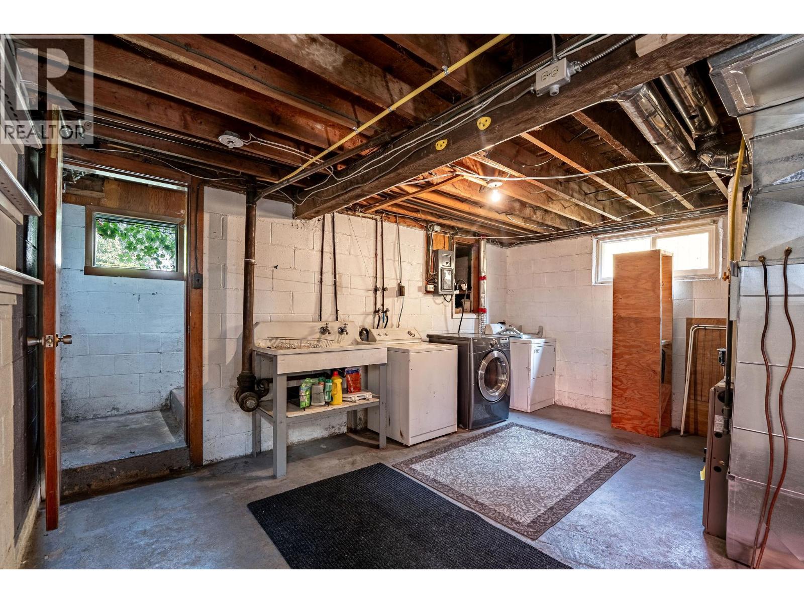 910 Second Street W, Revelstoke