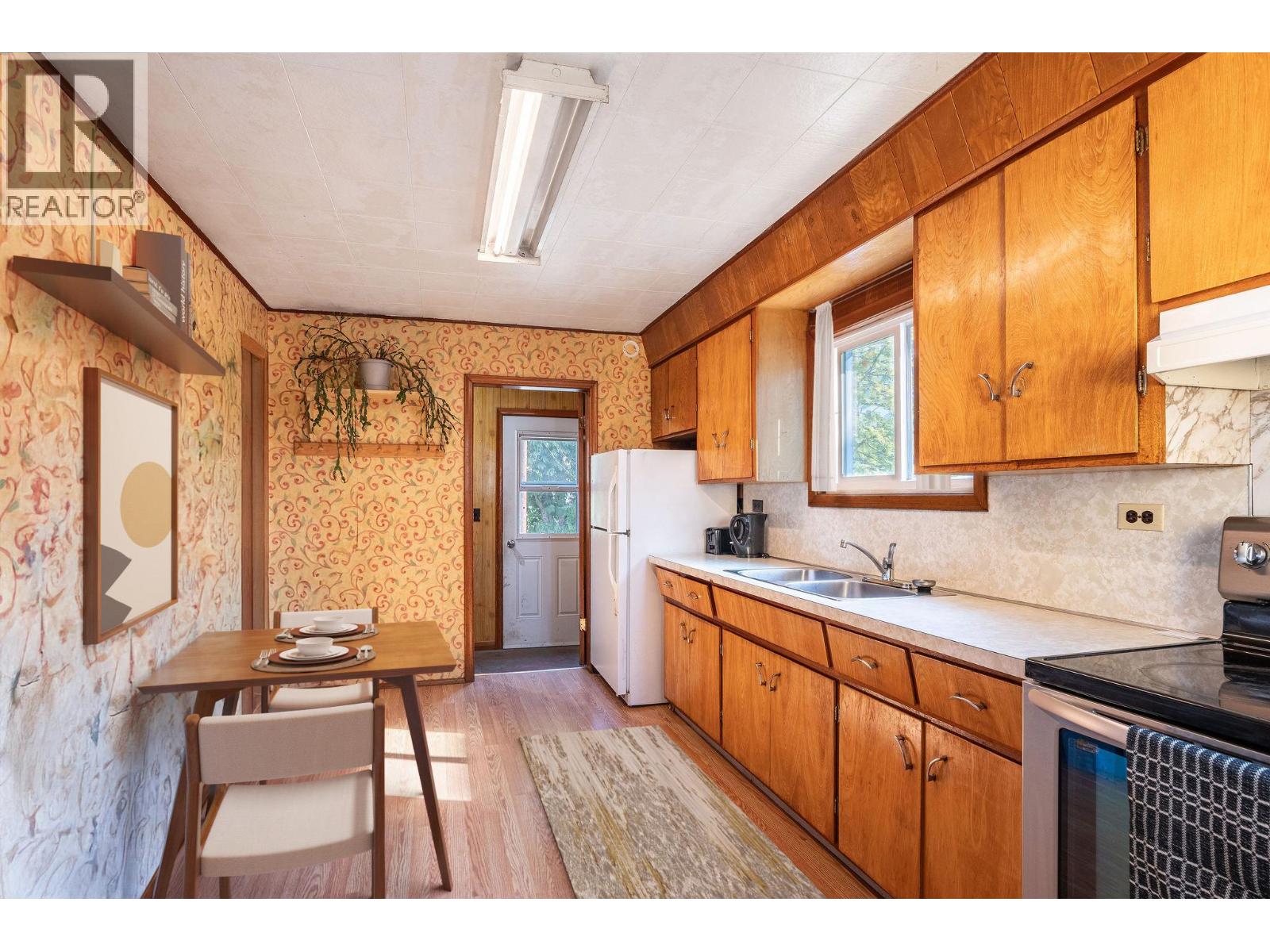 910 Second Street W, Revelstoke