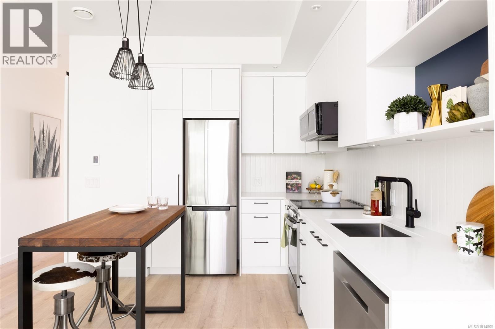 108 1075 Tillicum Road, Esquimalt