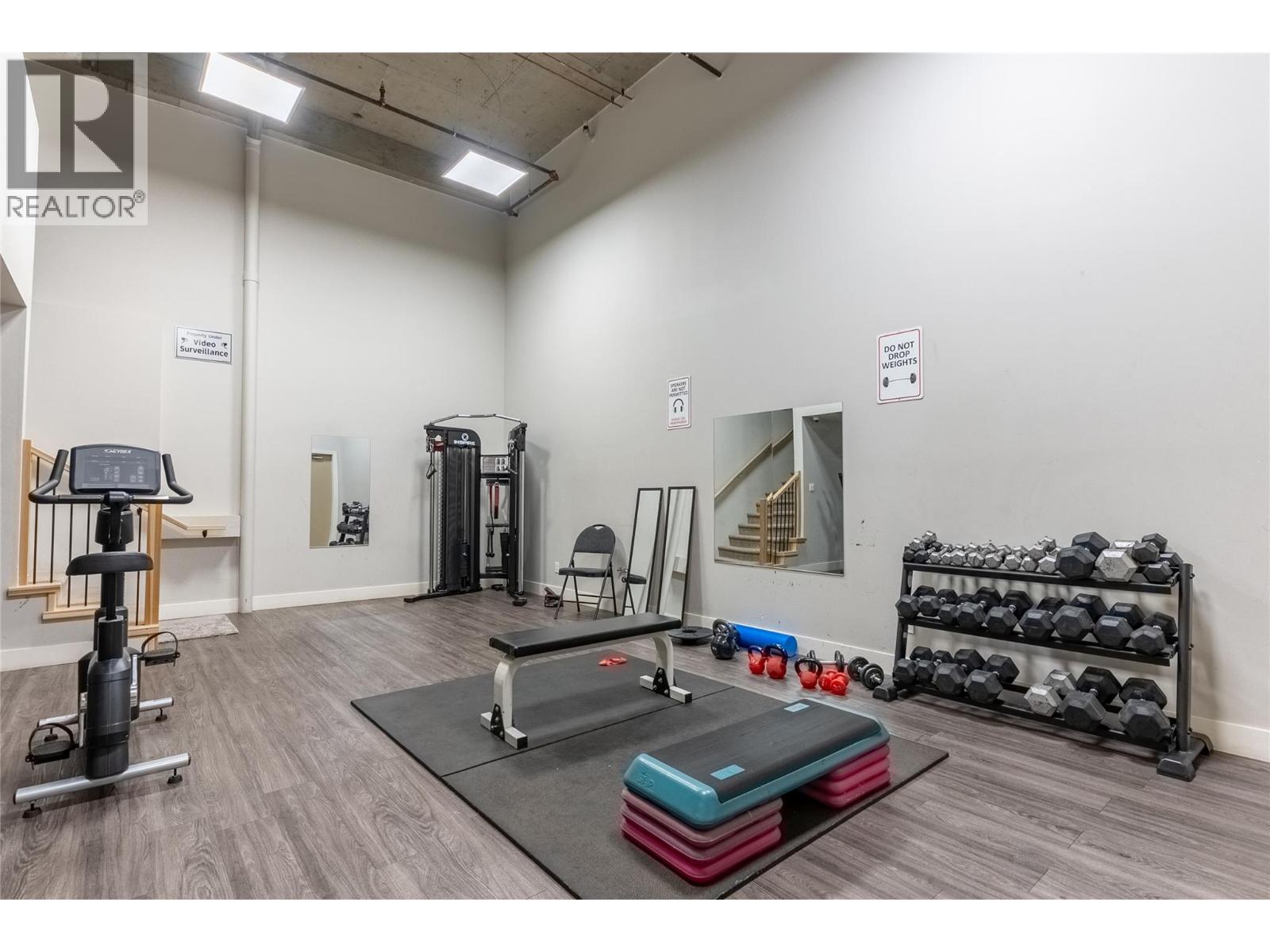 #307 5170 DALLAS DRIVE - 10