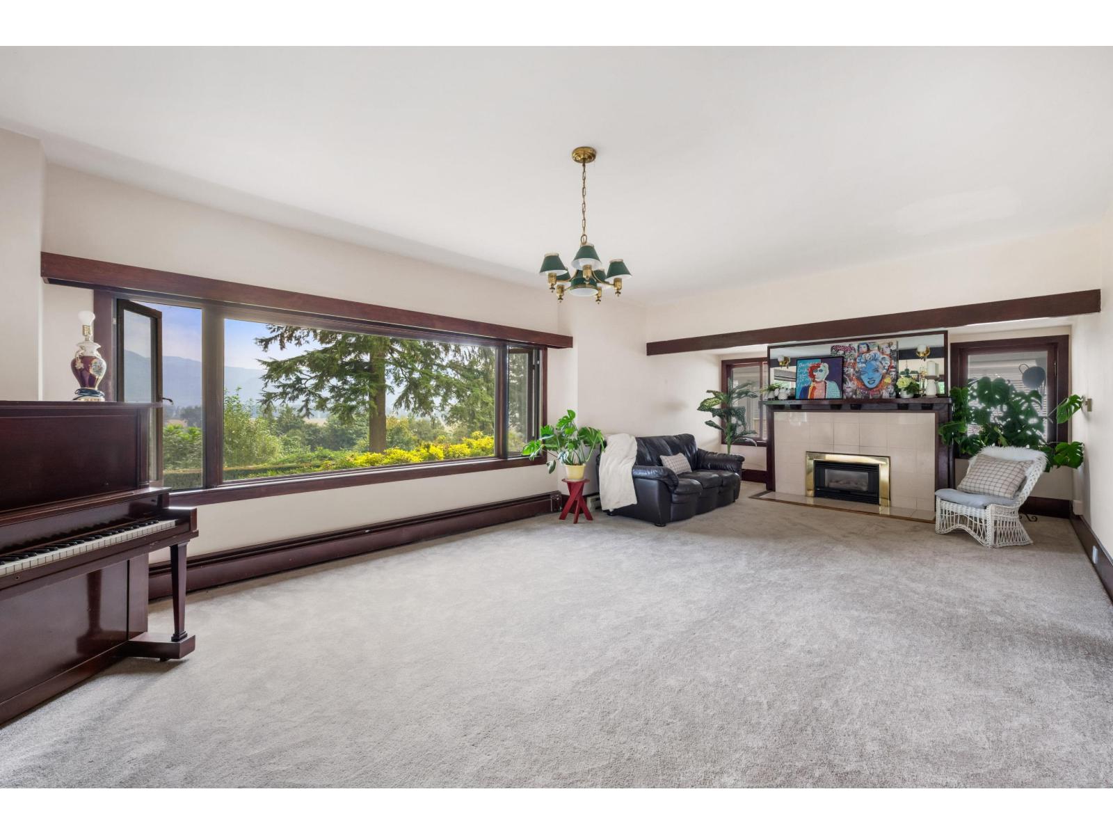 35280 EWERT AVENUE, Mission