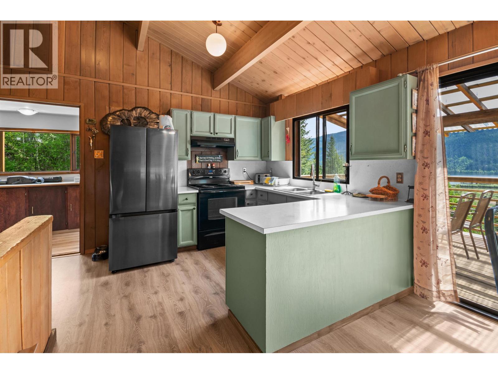 7267 SUMMIT ROAD, Canim Lake