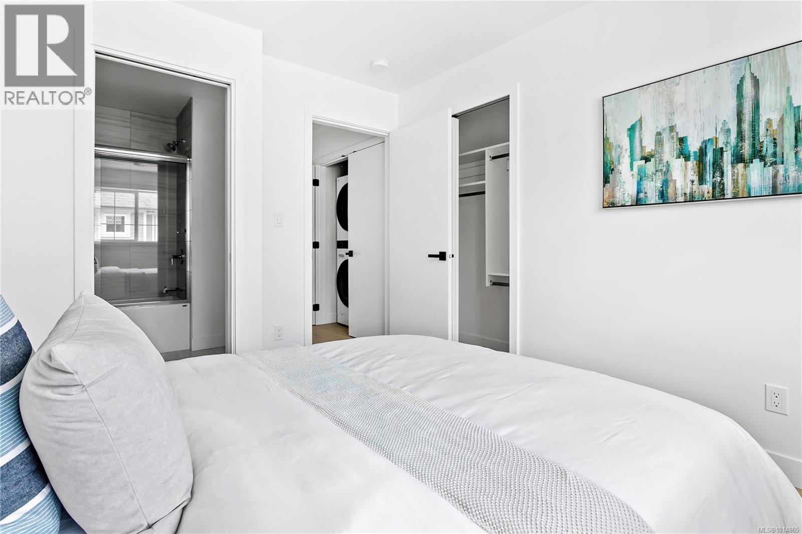 Unit 8 3907 Cedar Hill Rd, Saanich